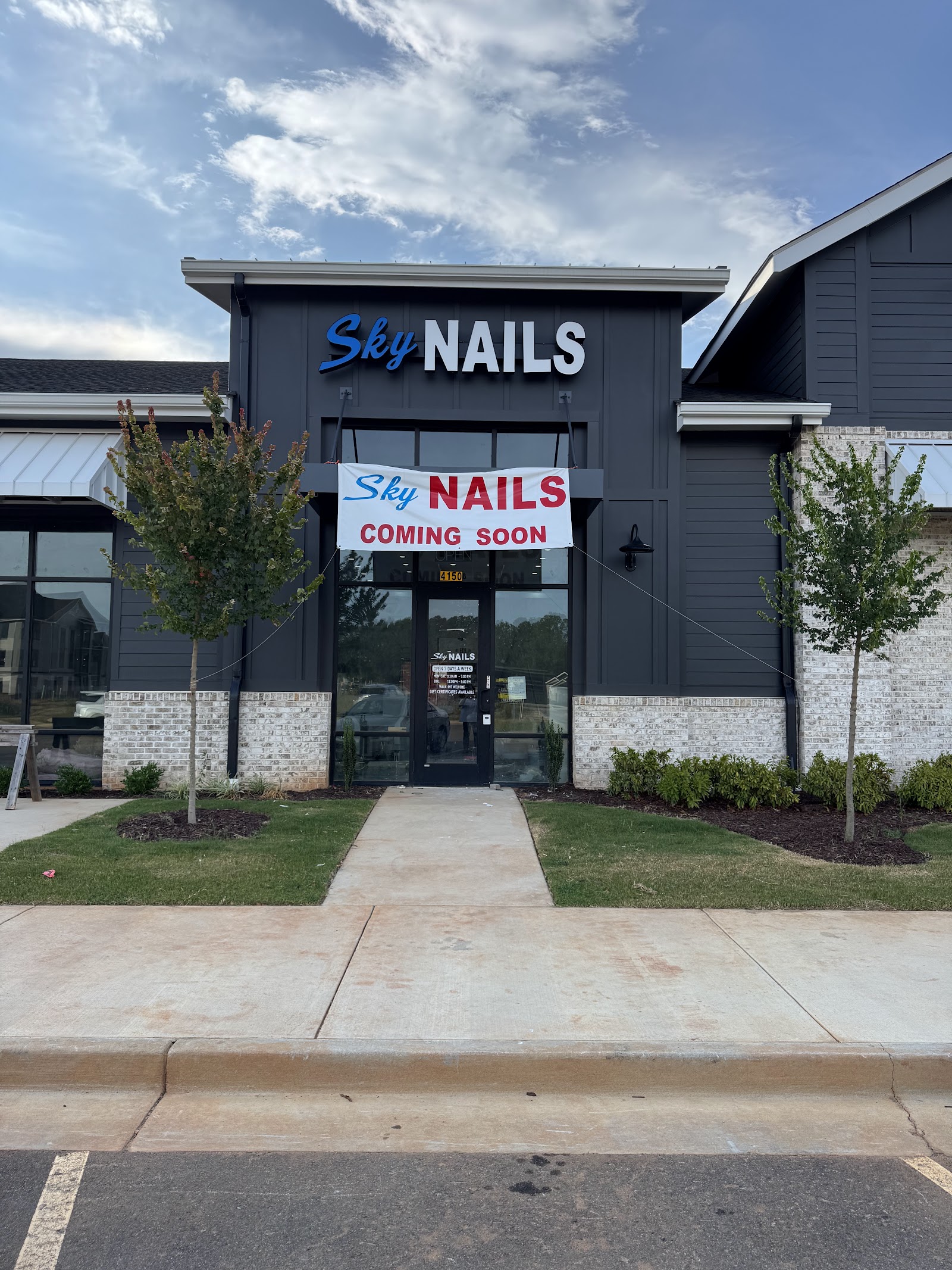 Sky Nails nail photo 1